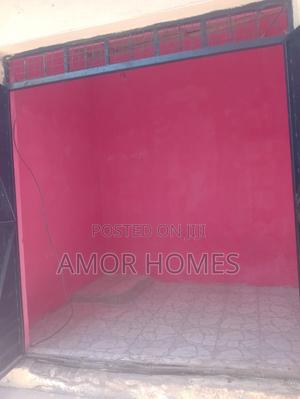 Shop to Let - thumbnail 2