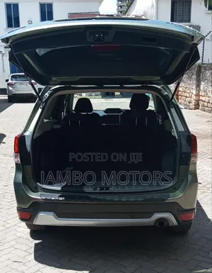 Subaru Forester Premium AWD 2019 Green