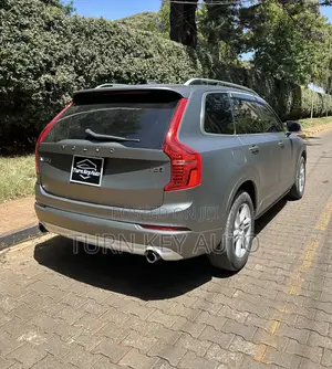 Volvo XC90 T5 Momentum AWD (2.0L 4cyl 8A) 2017 White