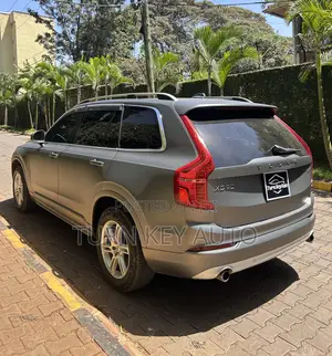 Volvo XC90 T5 Momentum AWD (2.0L 4cyl 8A) 2017 White