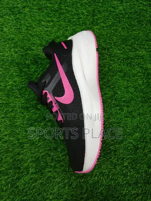 Nike Zoom Winflo 2 Running Shoes.