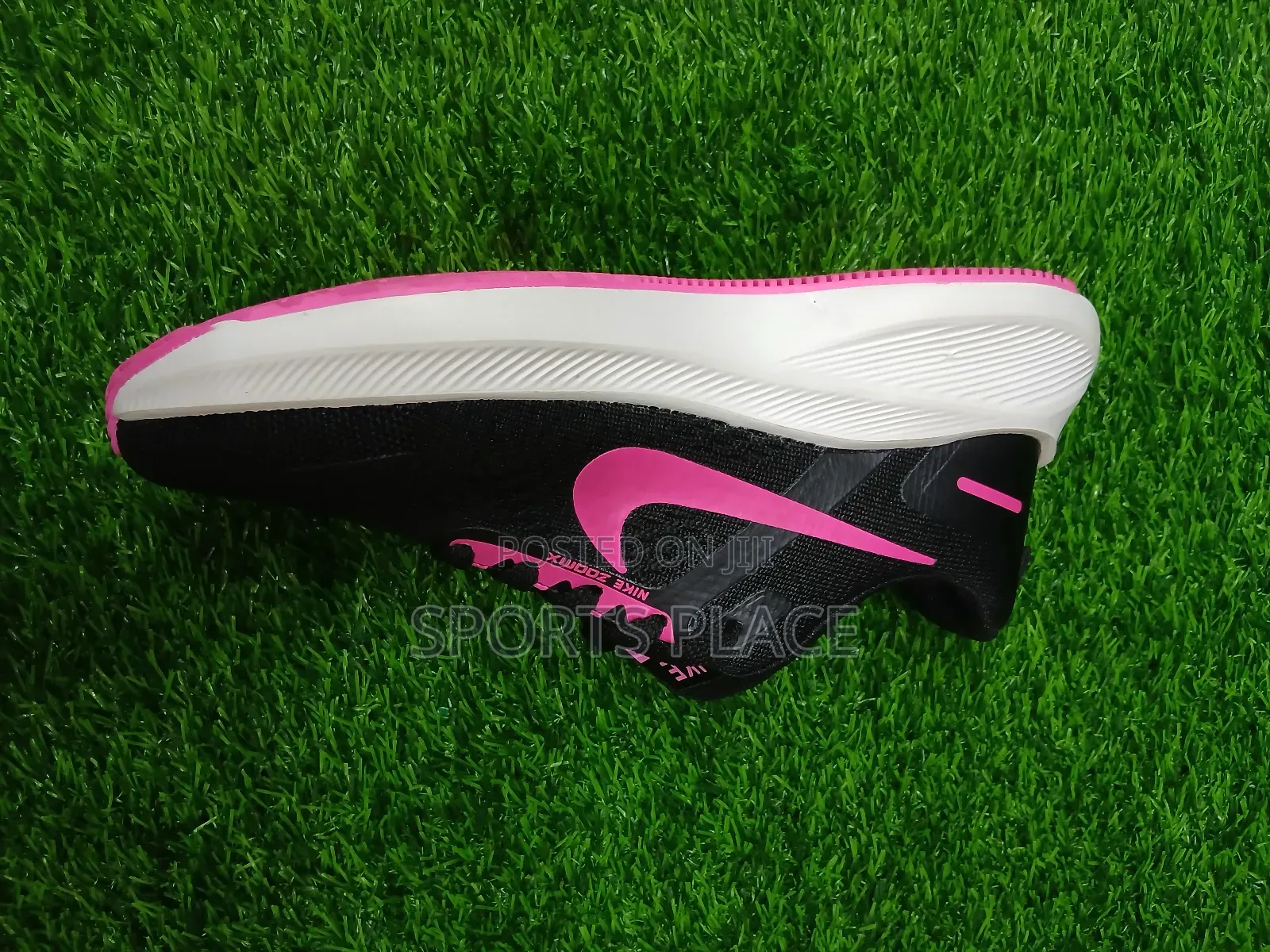 Nike Zoom Winflo 2 Running Shoes.