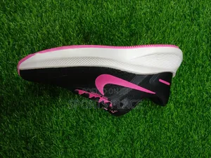 Nike Zoom Winflo 2 Running Shoes.