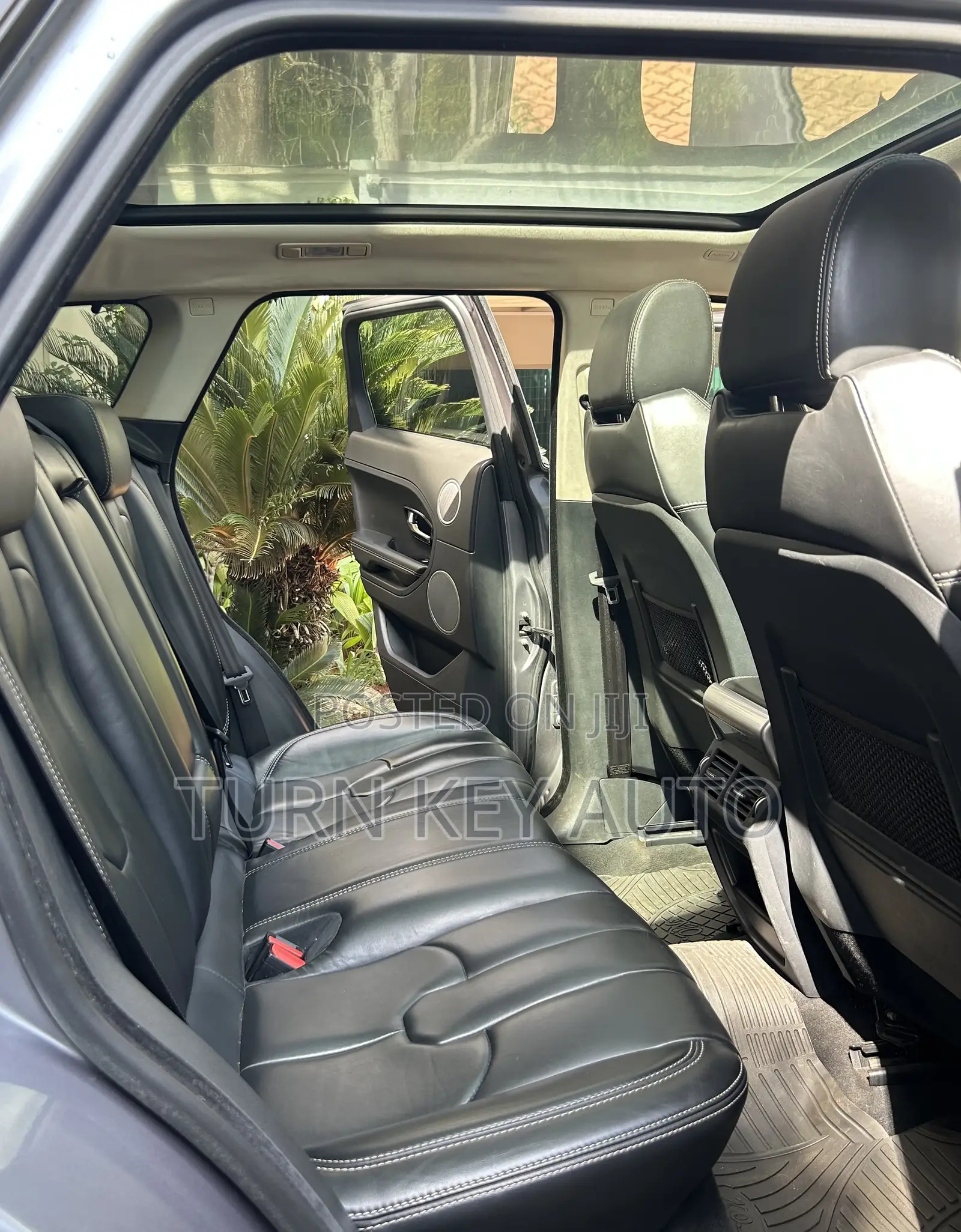 Land Rover Range Rover Evoque Dynamic 4x4 (2.0L 4cyl 9A) 2014 Gray