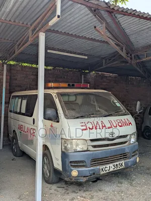 Toyota HiAce 2009 White