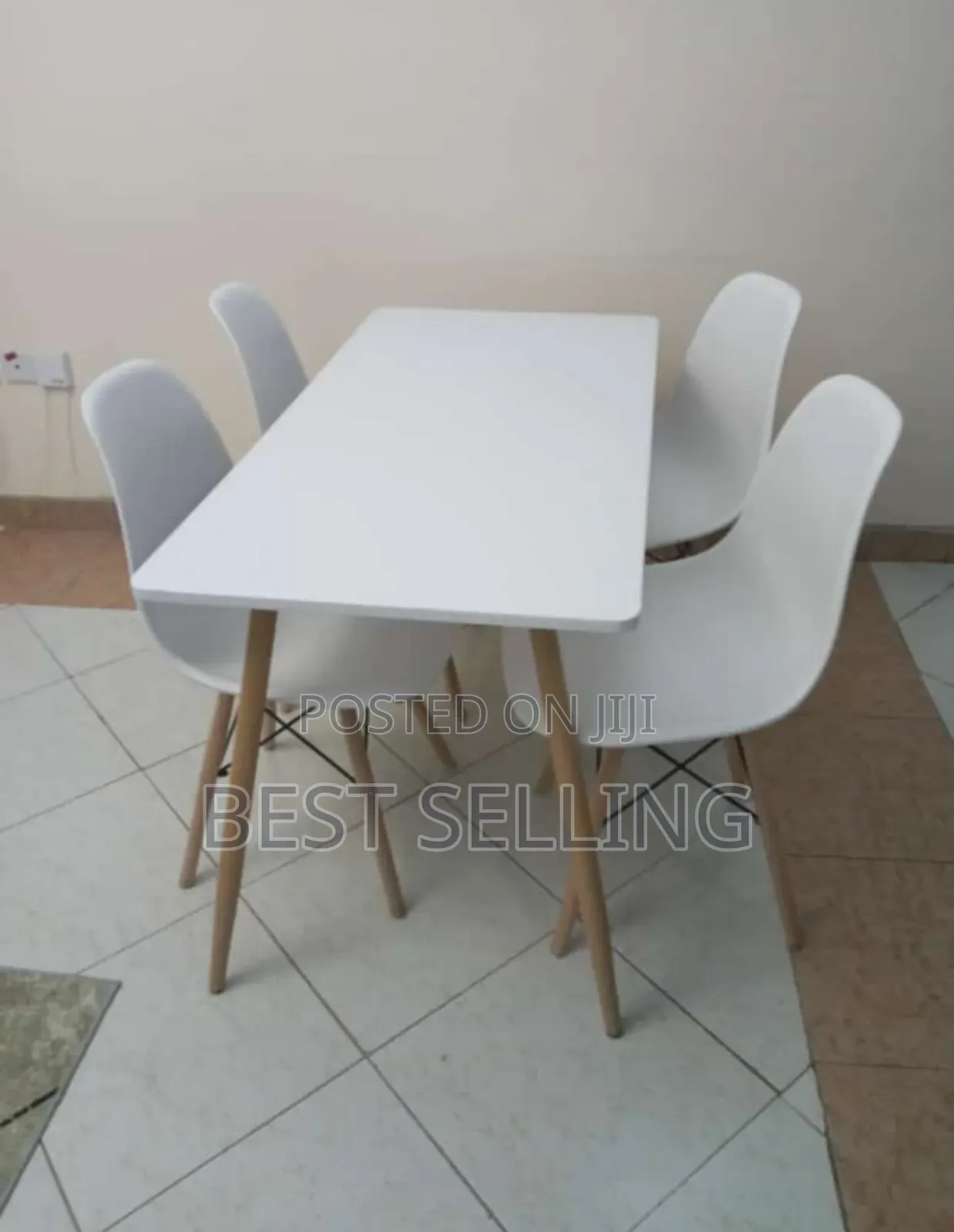 White Dinning Set