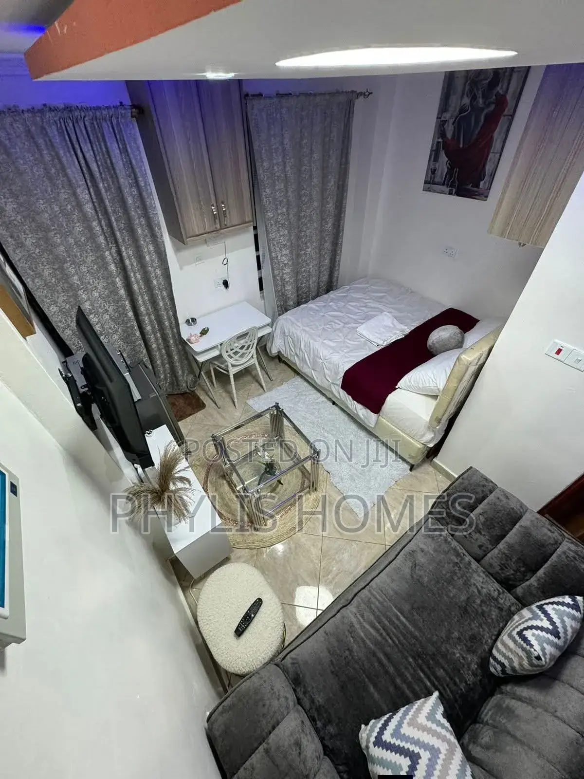 Cozy Furnished Studio in Attic South B