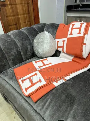 Cozy Furnished Studio in Attic South B