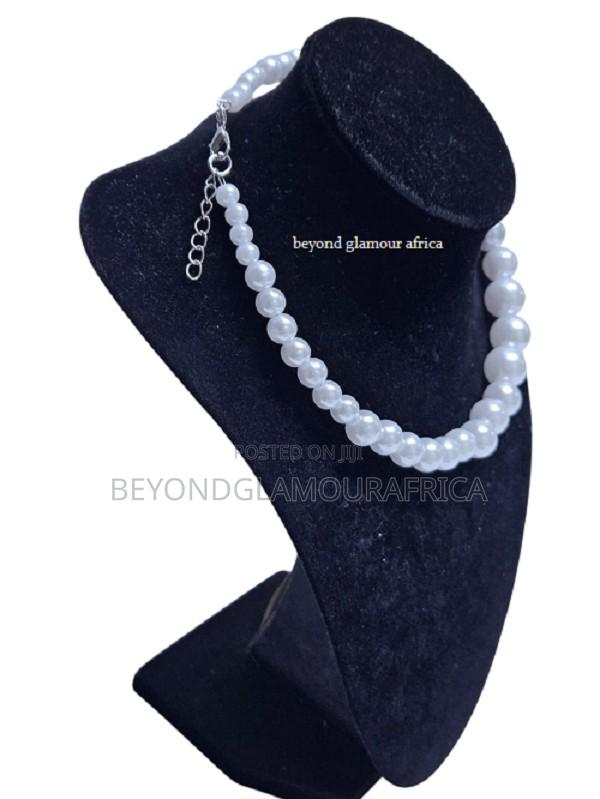 White Small Pearl Necklace - thumbnail 4