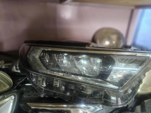 Headlight Rav 4 2018