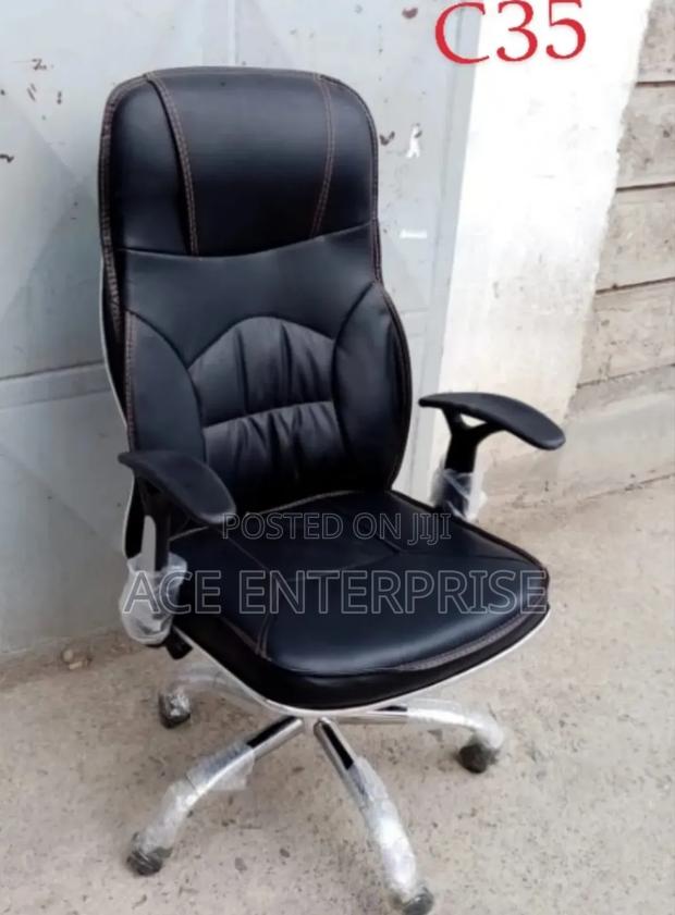 Executive Boss Managerial Office Chair - Swivel Base - main view