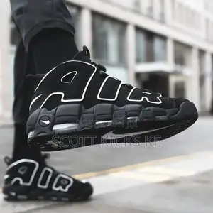 Nike Uptempo Black