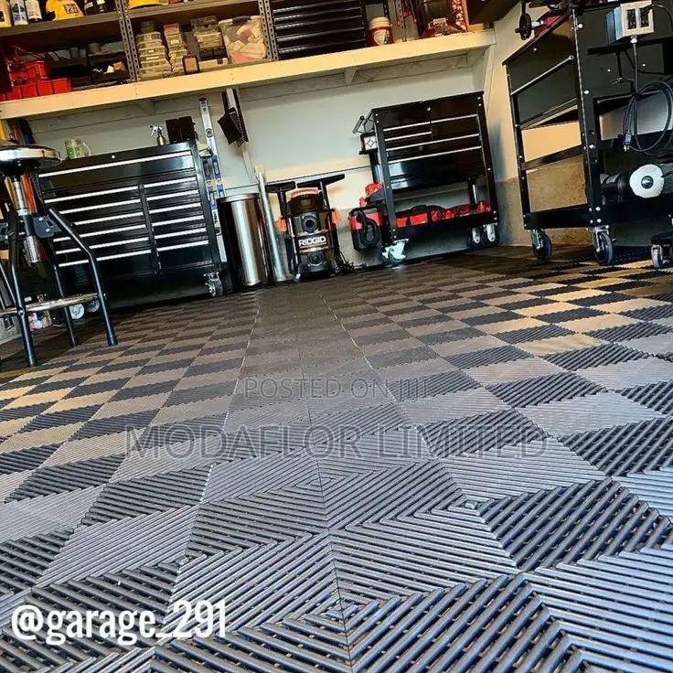 Interlocking Floor Mats for Car Wash Detailing Areas