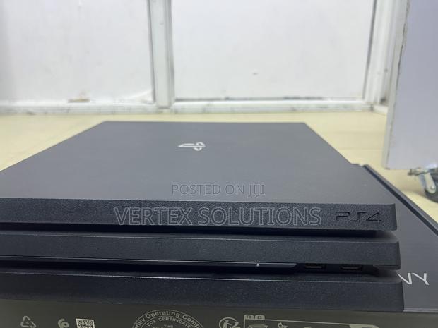 Play Station 4 Pro - main view