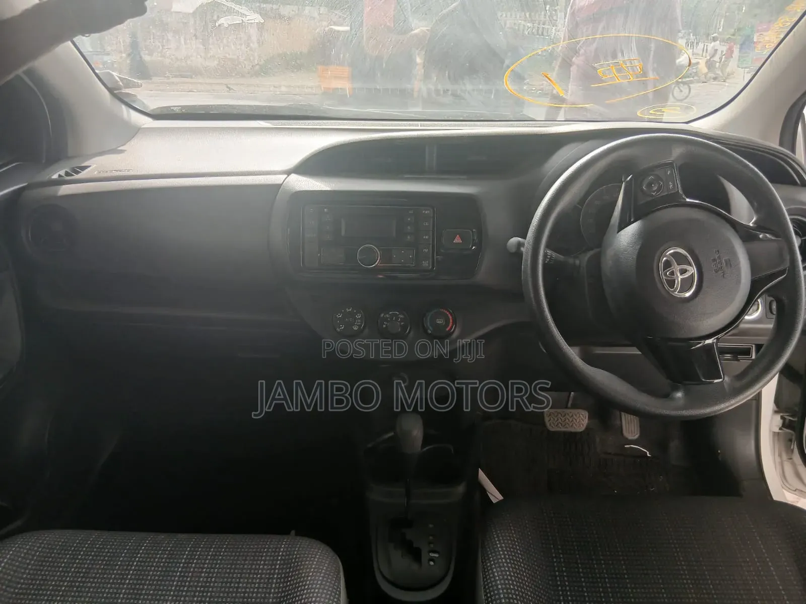 Toyota Vitz 1.0 FWD 5dr 2019 White