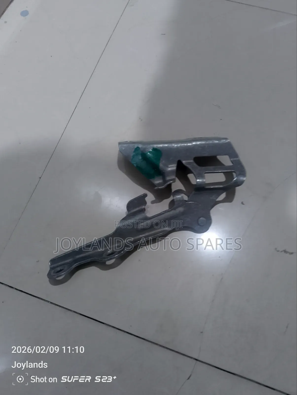 D-max New Model Bonnet Hinges