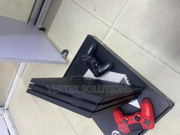 Play Station 4 Pro - main view