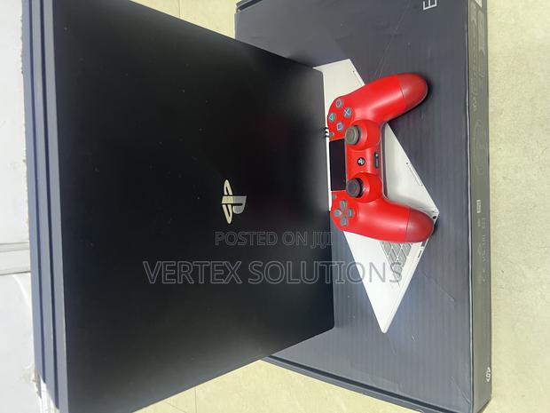 Play Station 4 Pro - main view