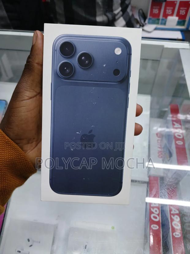 New Apple iPhone 17 Pro Max 256 GB Blue - thumbnail 3