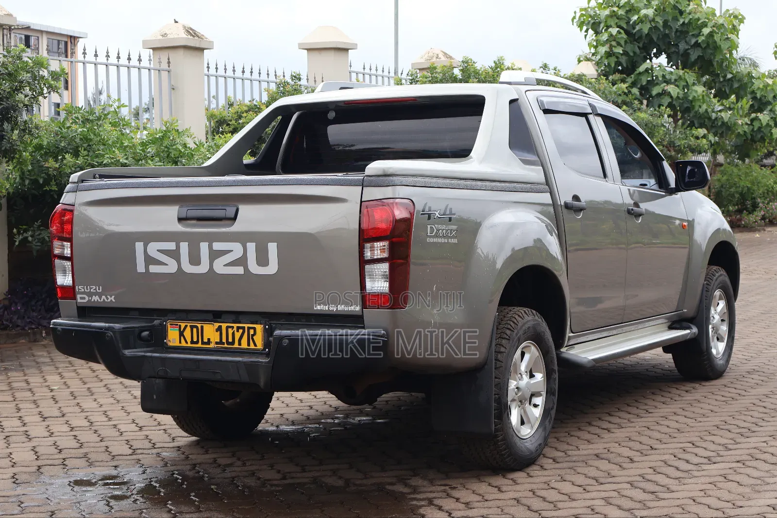 Isuzu D-MAX 2022 Silver