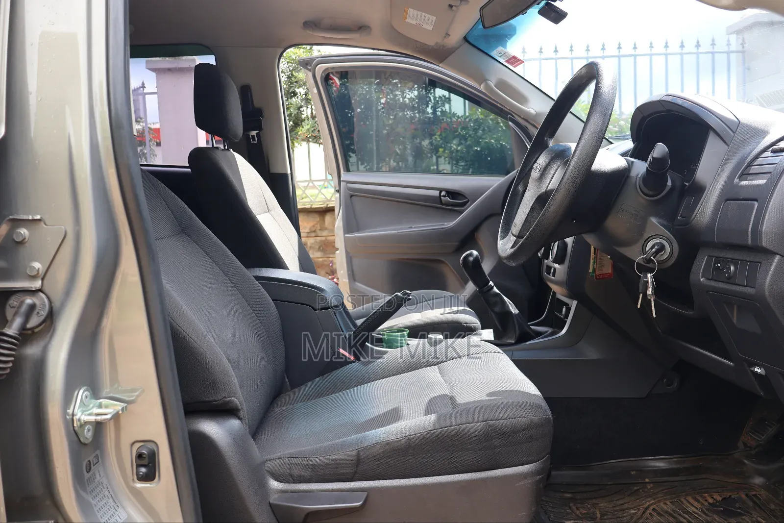 Isuzu D-MAX 2022 Silver