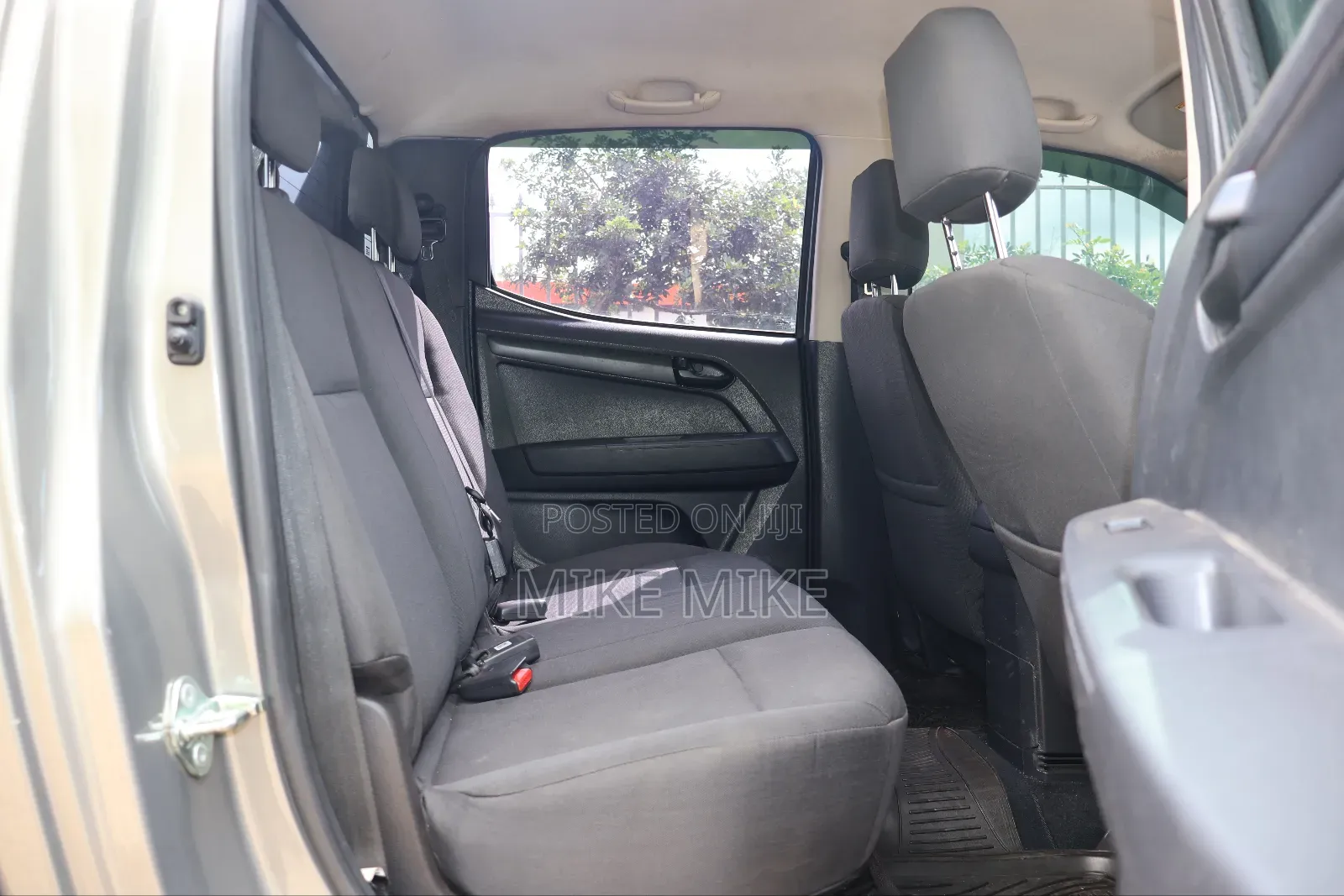 Isuzu D-MAX 2022 Silver