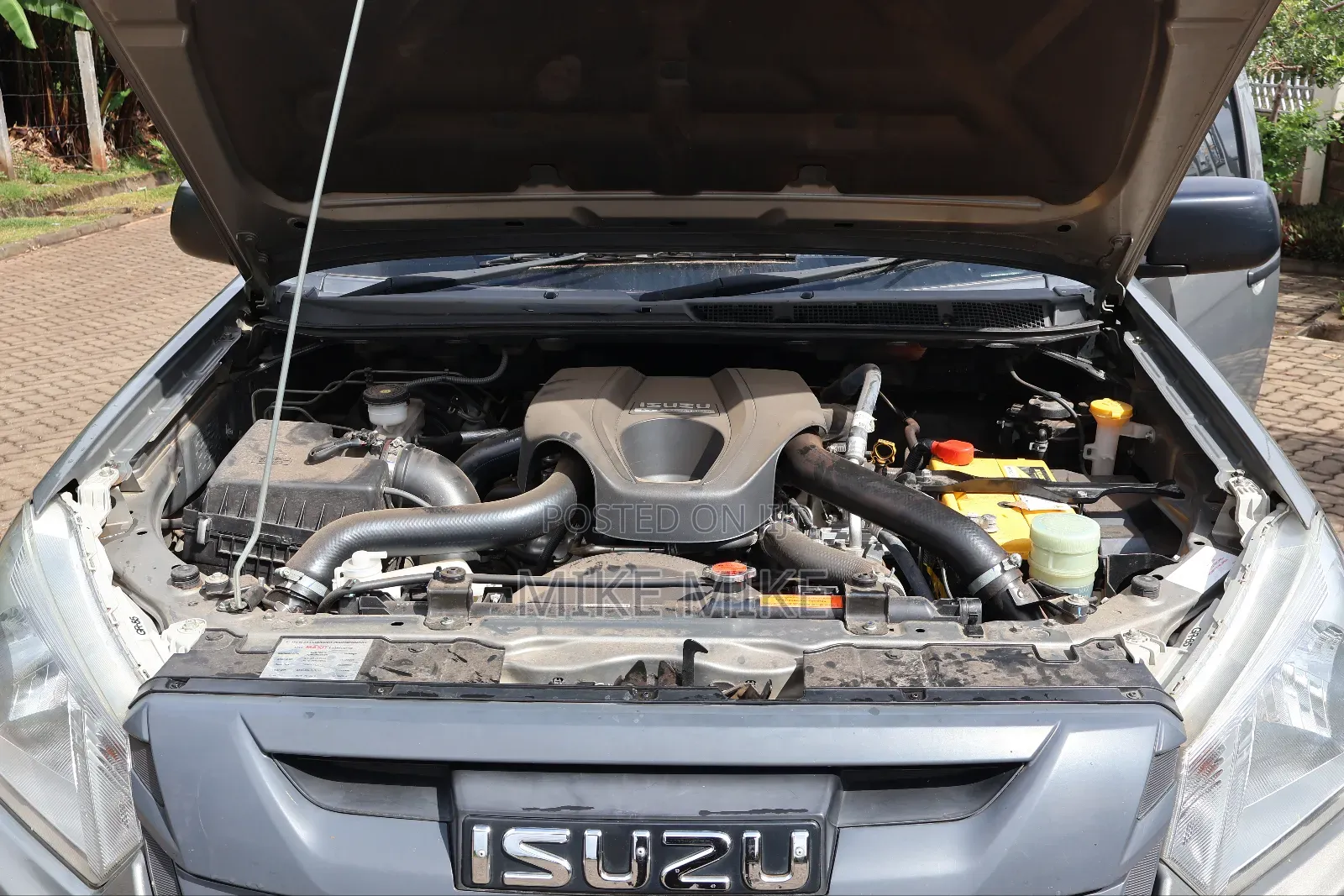 Isuzu D-MAX 2022 Silver