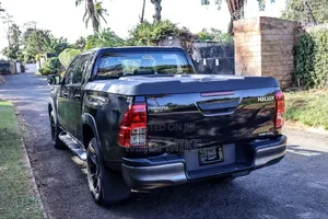 Toyota Hilux 2019 Black