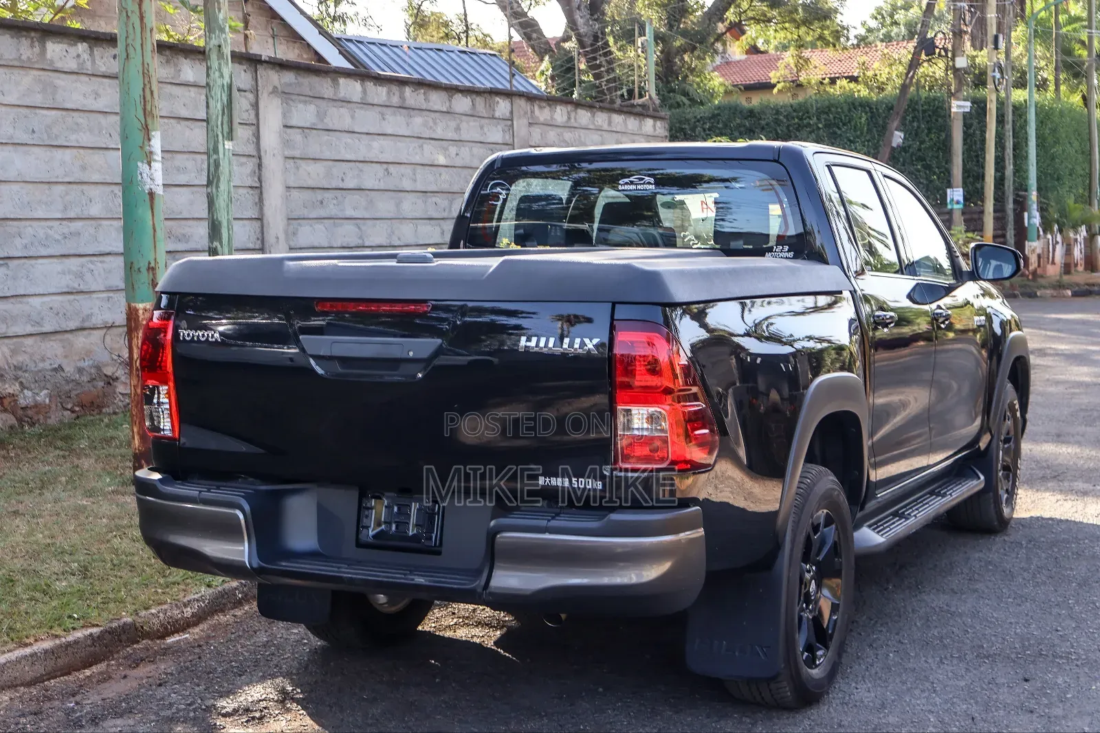 Toyota Hilux 2019 Black