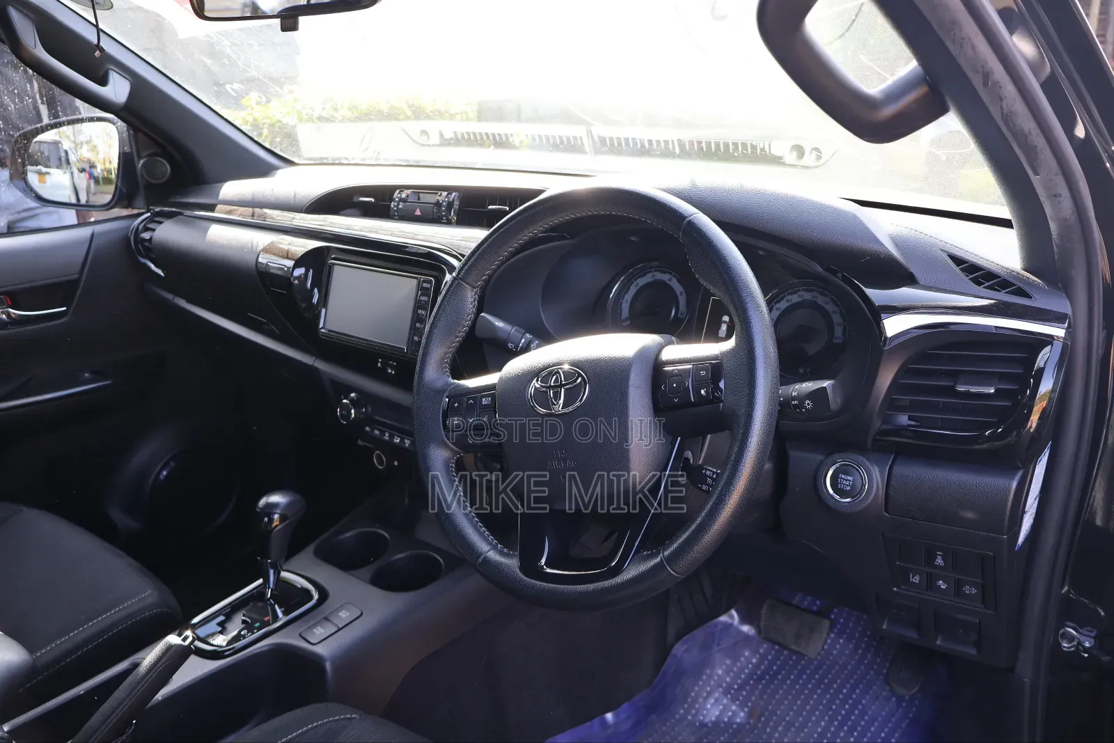 Toyota Hilux 2019 Black