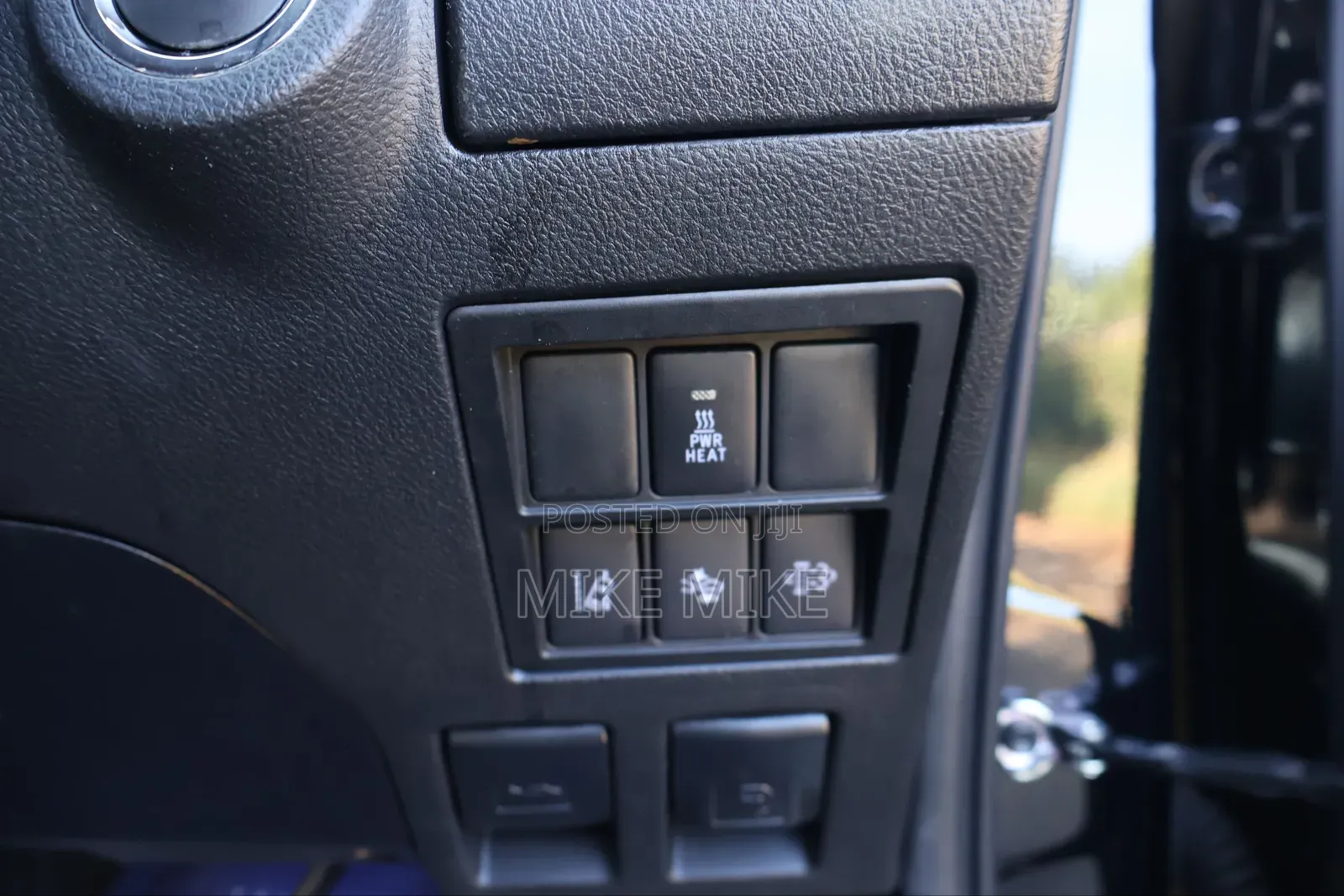 Toyota Hilux 2019 Black