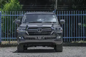 Toyota Land Cruiser 4.5 V8 DSL 2013 Gray
