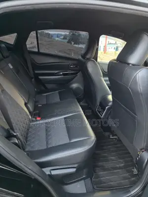 Toyota Harrier 2.0 2018 Black