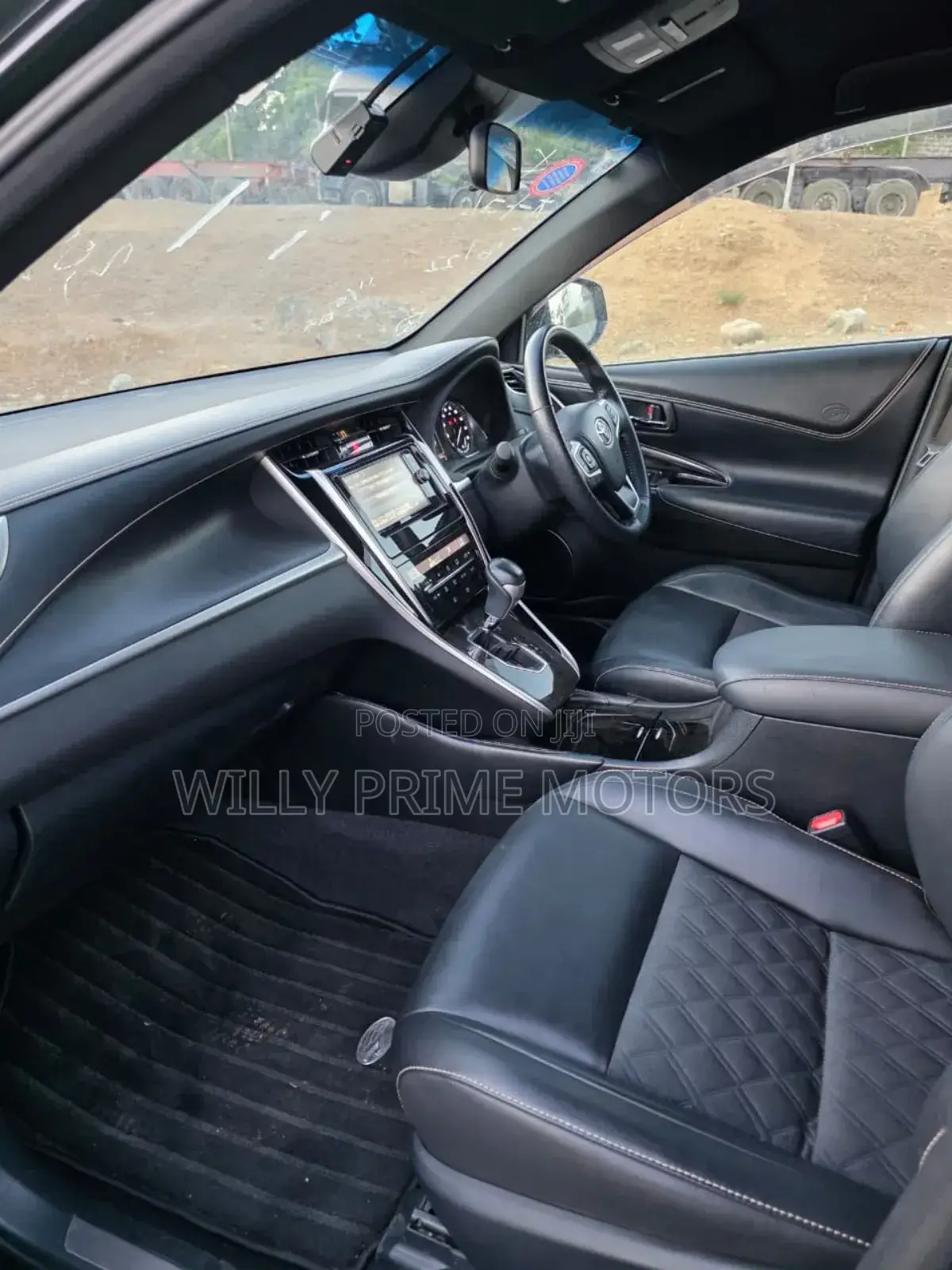 Toyota Harrier 2.0 2018 Black