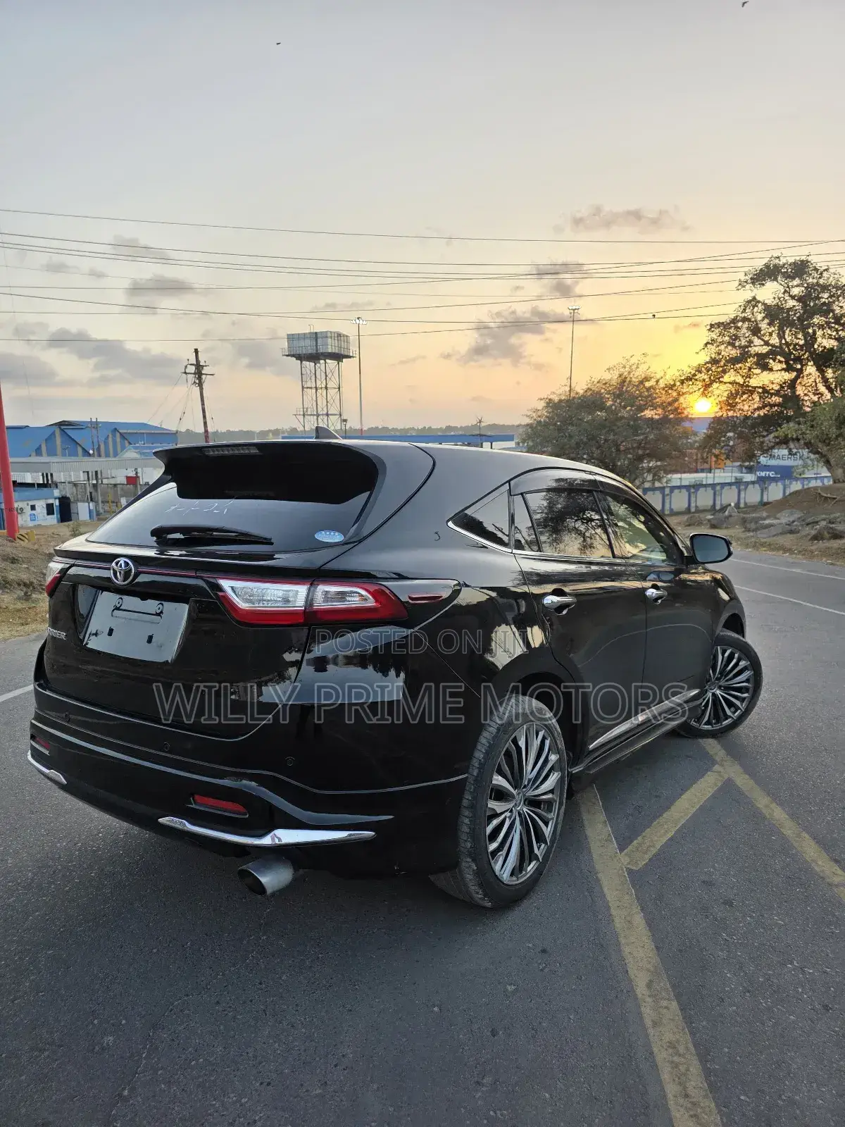 Toyota Harrier 2.0 2018 Black