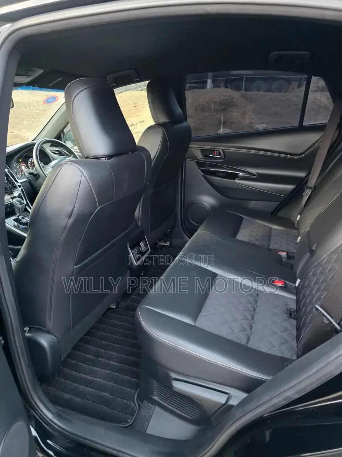 Toyota Harrier 2.0 2018 Black