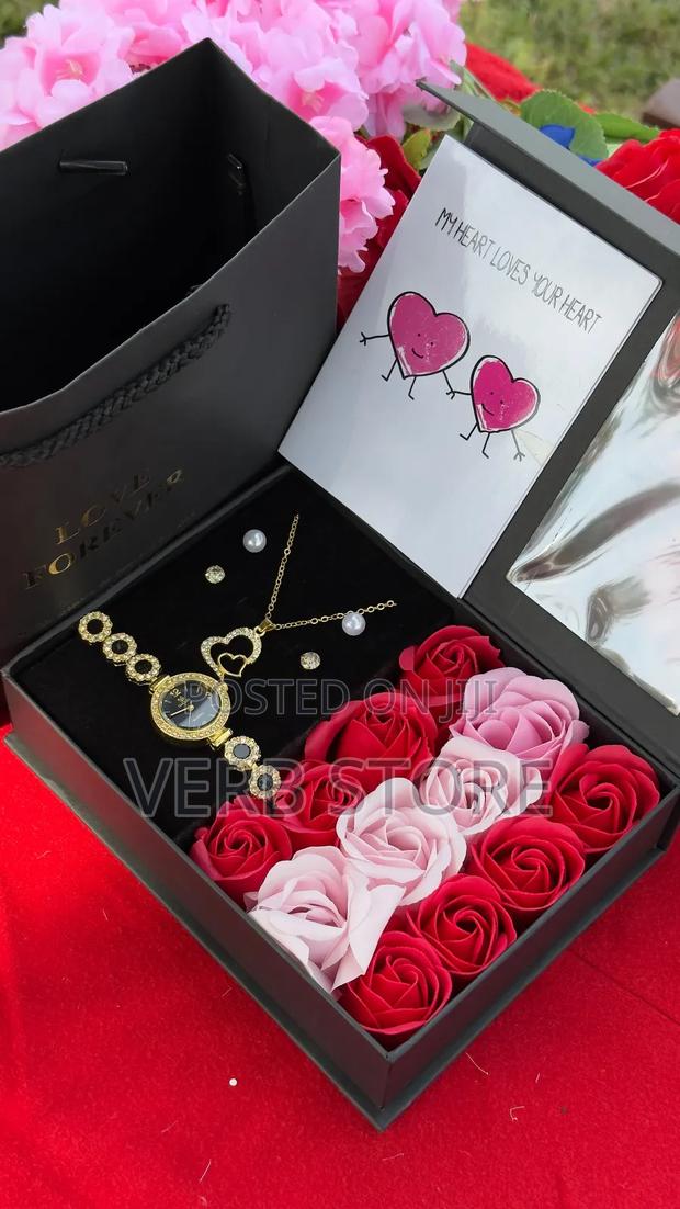 Trendy Valentines Ladies Gift Set