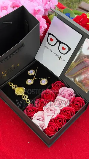 Trendy Valentines Ladies Gift Set