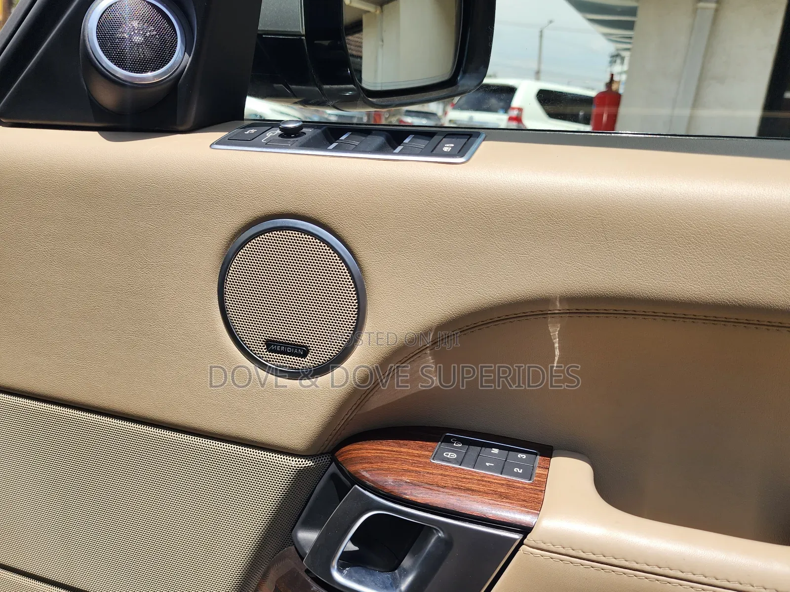 Land Rover Range Rover Vogue 2016 Beige