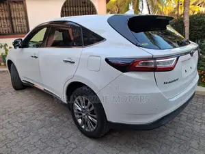 Toyota Harrier 2.0 2018 White