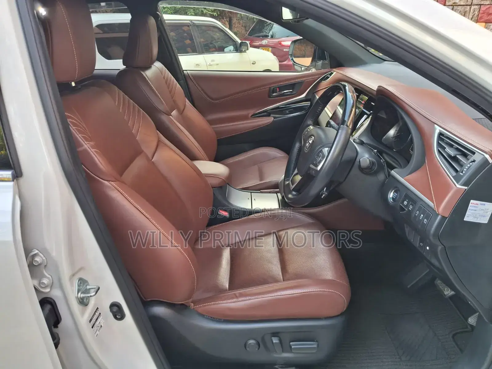 Toyota Harrier 2.0 2018 White