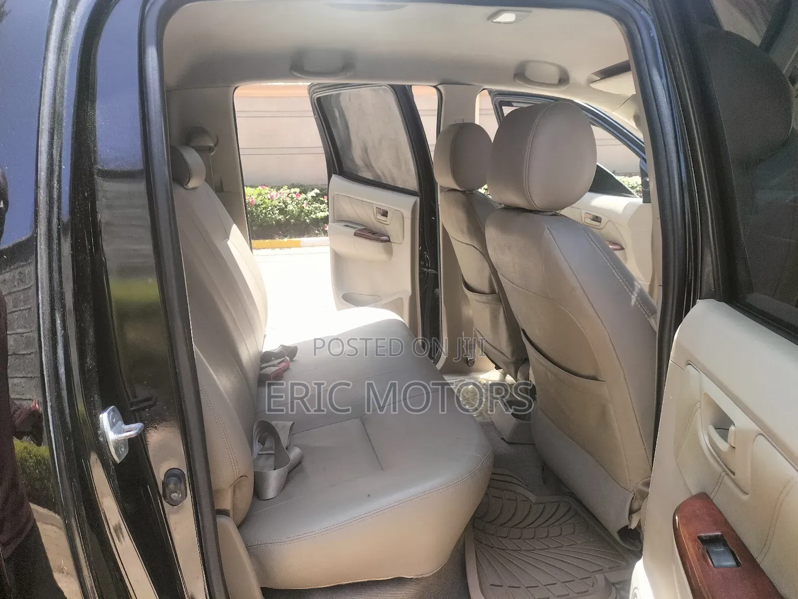 Toyota Hilux 2010 Black