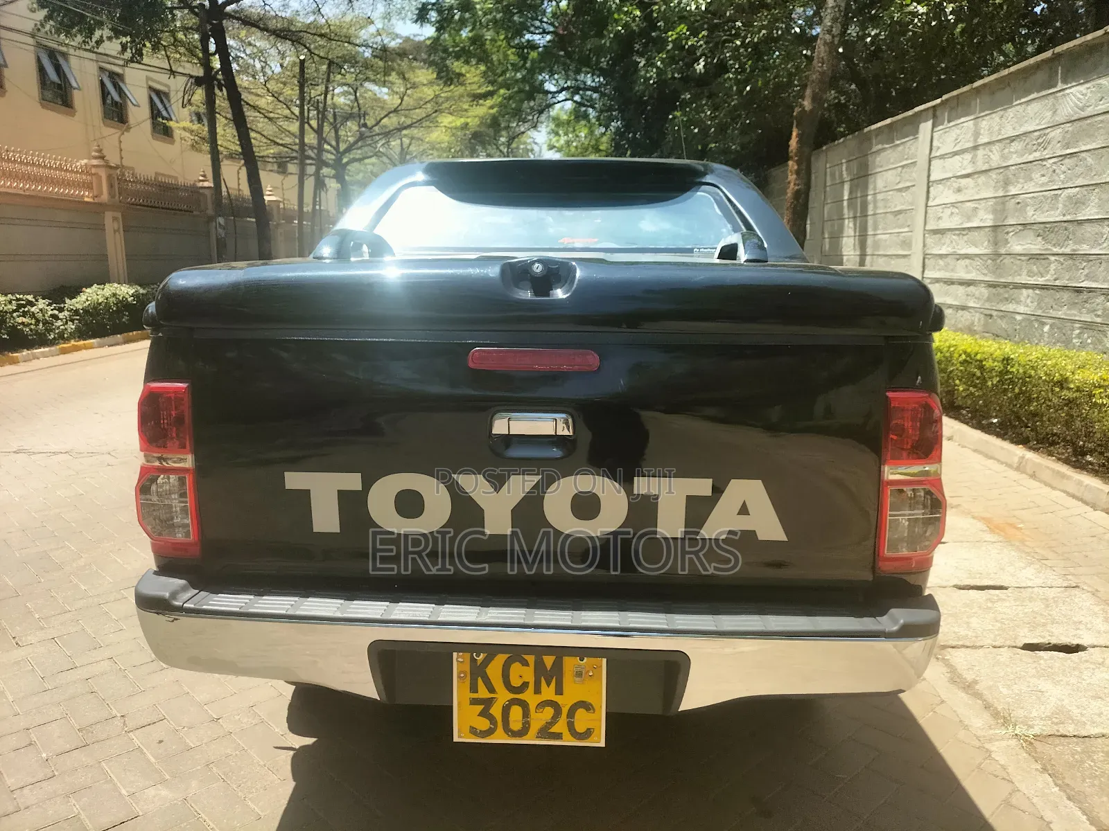 Toyota Hilux 2010 Black