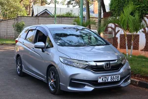 Honda Fit Shuttle 2018 Silver