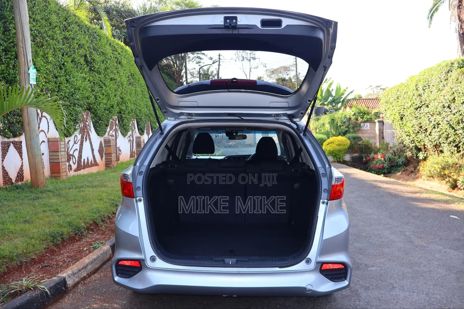 Honda Fit Shuttle 2018 Silver