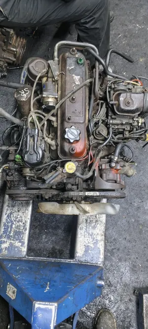 Hilux Yn85 Petrol Engine
