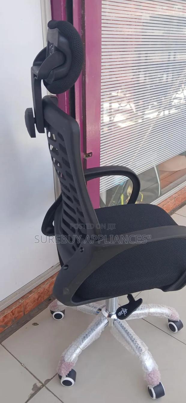 Comfortable Ergonomic Office Chair With Headrest