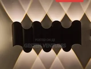 Unique Design Modern Black Wave-Shaped Led Wall Light N5c