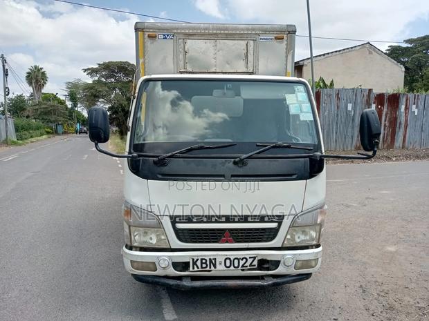 Mitsubishi Canter - main view