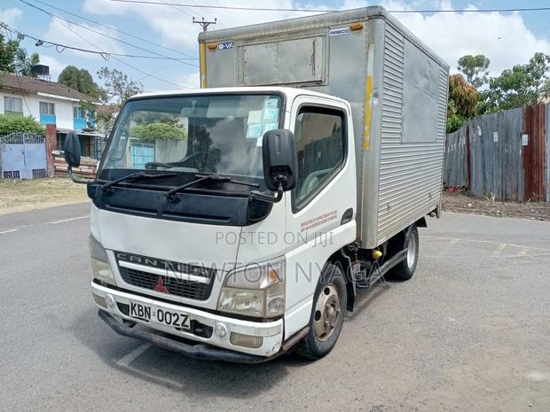 Mitsubishi Canter - thumbnail 3